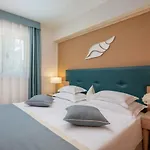 Flora Ξενοδοχείο με διαμερίσματα