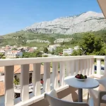 Flora Ξενοδοχείο με διαμερίσματα