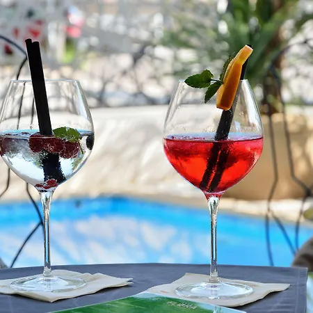 Апарт-отель Flora Тучепи