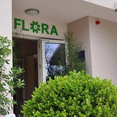 Апарт-отель Flora