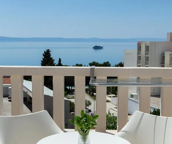 Flora Aparthotel