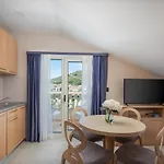 Flora 4* Tučepi