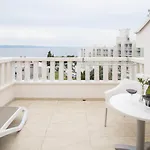 Apart Otel Flora
