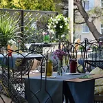 Flora Apart Otel 4*