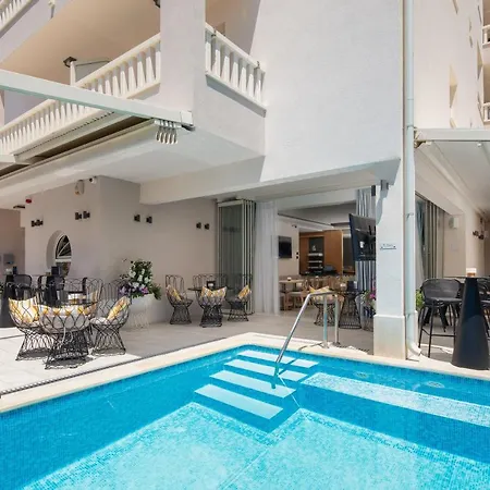 Flora Apartmanhotel Tučepi