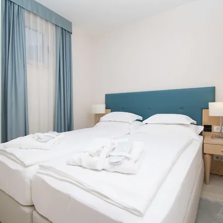 Apartmanhotel Flora 4*