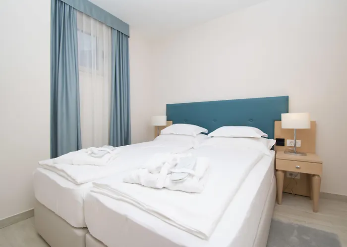 Apartmanhotel Flora 4*