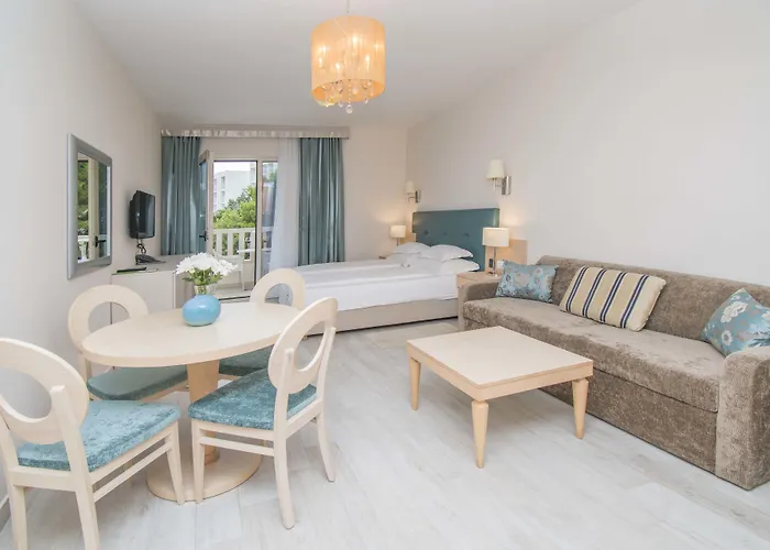 Flora Apartmanhotel Tučepi